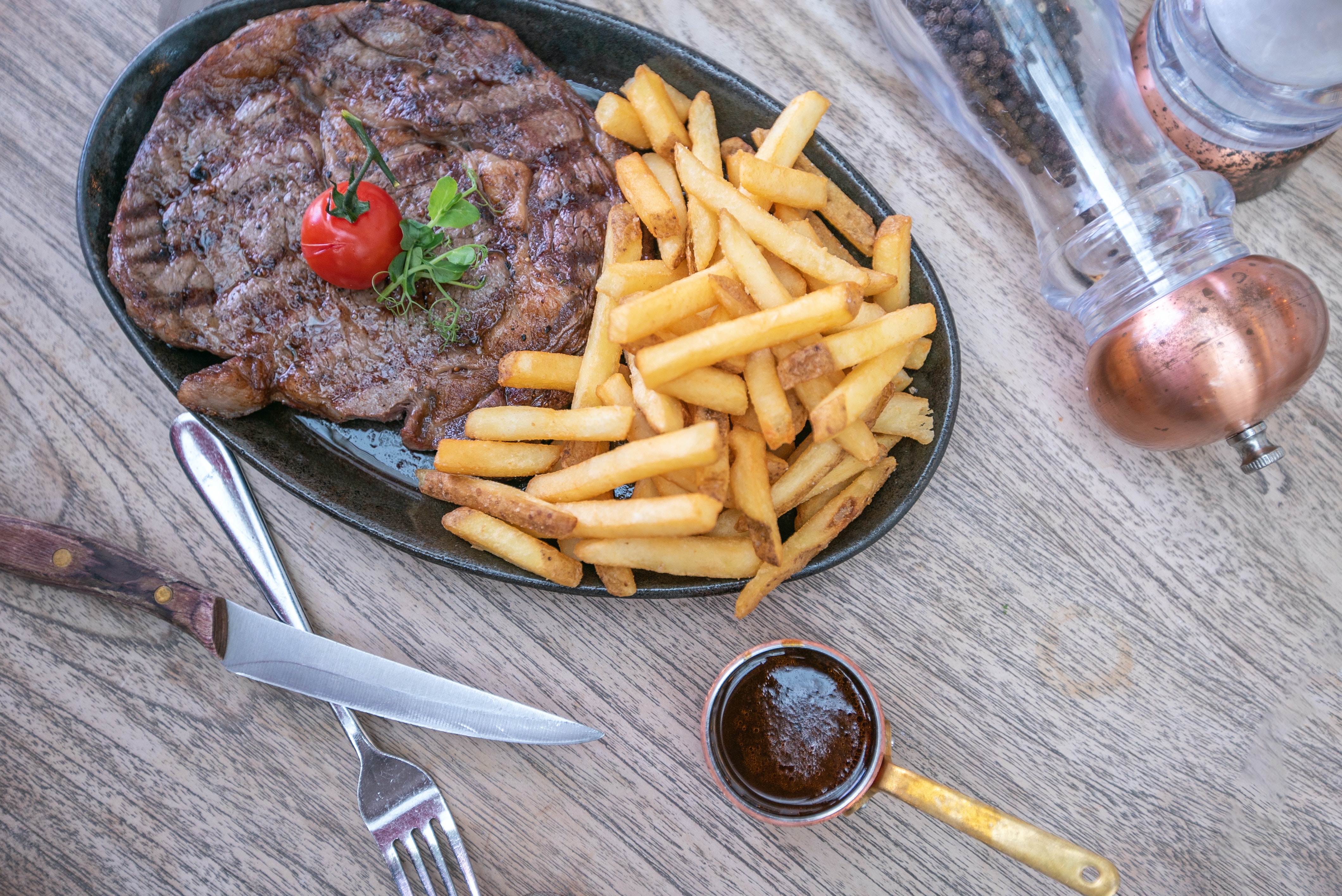 Enjoy a Meal Near Fenway Park Before Your Game